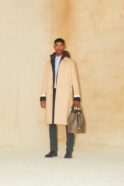Look 17